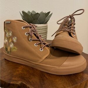 BANGS unisex high top shoe